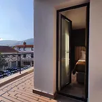 Pasha 4*